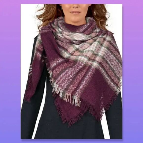 Quagga Blanket Wrap in Plum Sustainable, Green - Picture 1 of 10
